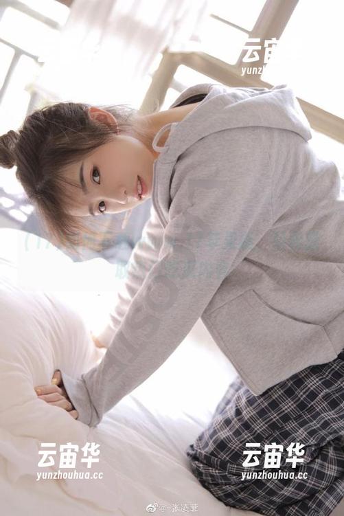 如何下载www.17苹果版，轻松获取热门吃瓜内容