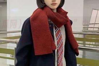 在“51吃瓜网”中，人人吃瓜，享受永久更新的网页新鲜事！