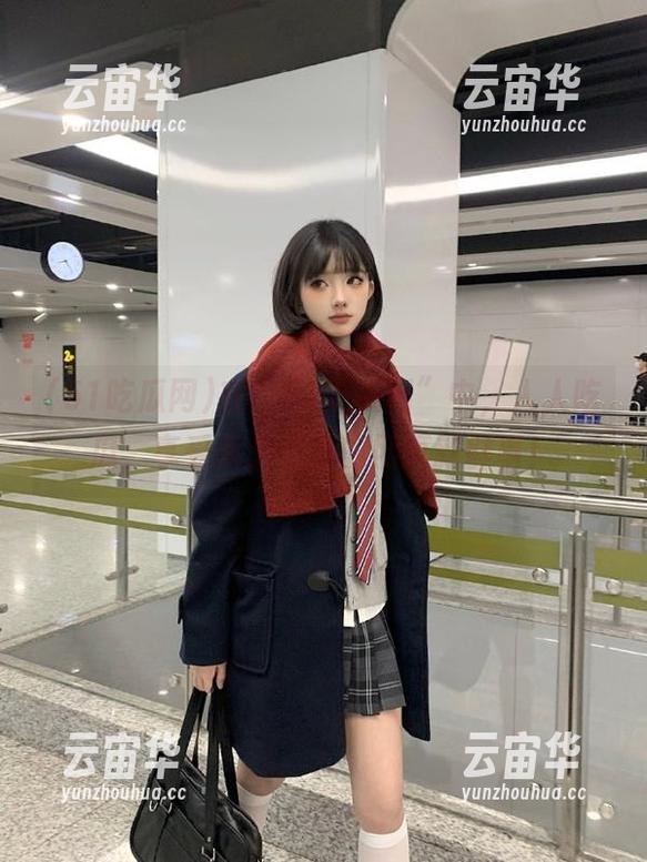 在“51吃瓜网”中，人人吃瓜，享受永久更新的网页新鲜事！