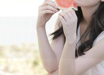登录“国产黑料”后，传送门为你打开众多独家内幕，揭示不可思议的吃瓜故事！