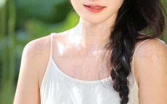 如何在“万里长征篇黑料永久不打烊”上快速收藏你感兴趣的黑料？